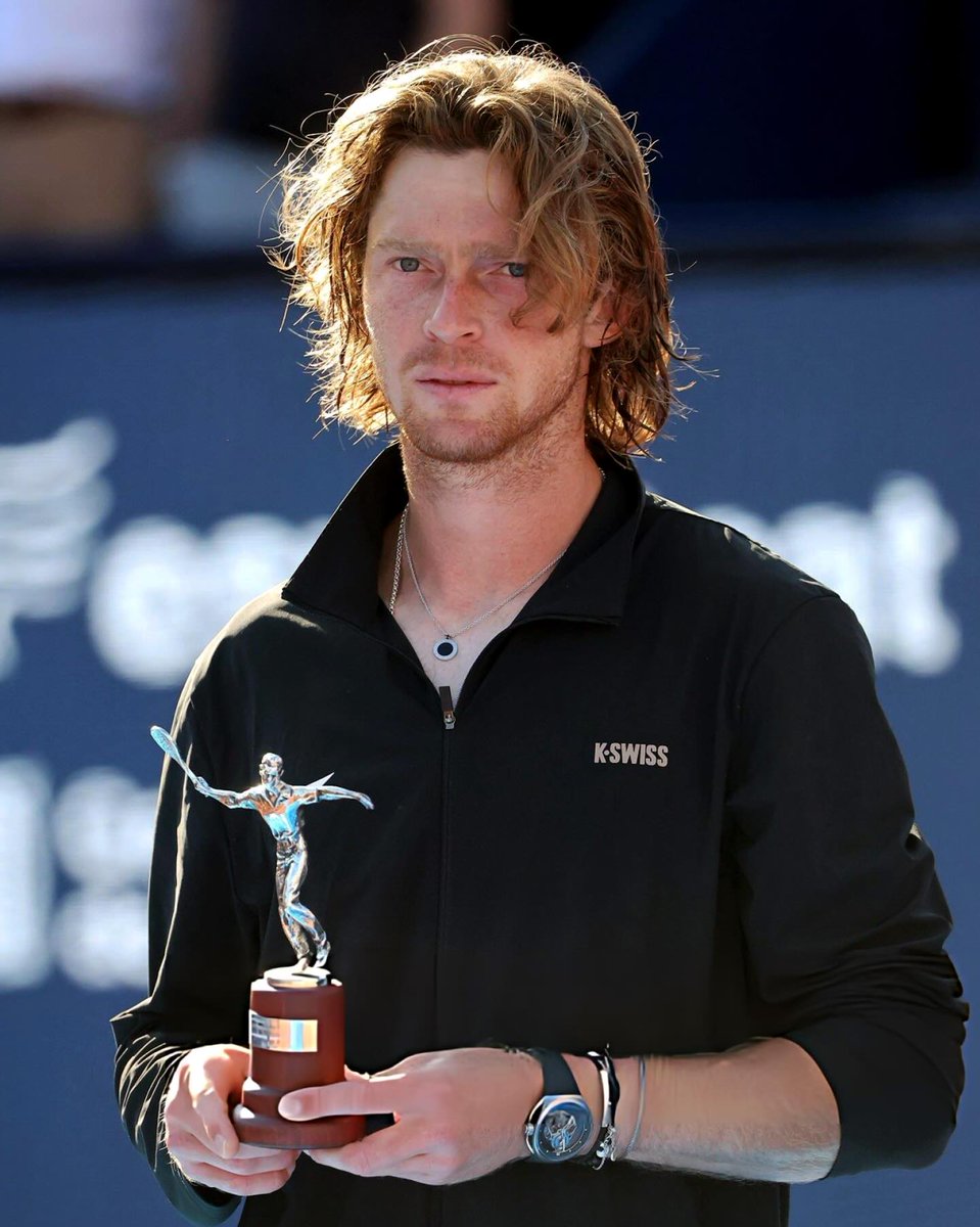 aarublevnews's tweet photo. Barcelona 🏆 ceremony

A tiny trophy, but given to a man with a big heart and a big talent 🖤

📷 Joan Valls/NurPhoto/Getty https://t.co/kEg8tNrBhf