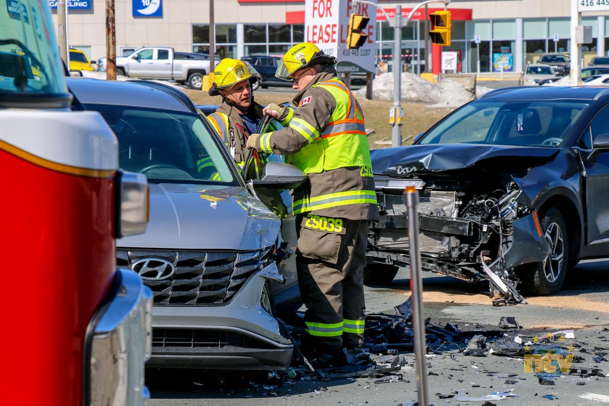 Noble41's tweet photo. A two-vehicle collision in the west end of St. John's on Saturday afternoon sent two people to hospital.

Info, photos, and video:  https://t.co/e8eTWUc3pS

#nltraffic @NTVNewsNL https://t.co/3Mmj6rLhsQ