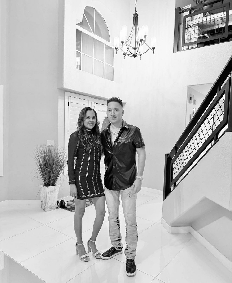 10xStocktr45264's tweet image. BAILA 
#wife #datenight