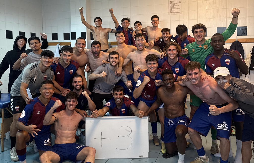 ElRecord's tweet image. #ELDENSE: Un gol de Cristian Amarillo en el 78 le dio la victoria al filial en el Cuatre Camins de Carcaixent: 0-1. 
EL ELDENSE B de Juan Andrés Giménez es  LÍDER con 60 puntos por 59 del Benidorm a dos partidos del final.  #lligacomunitat #Elda