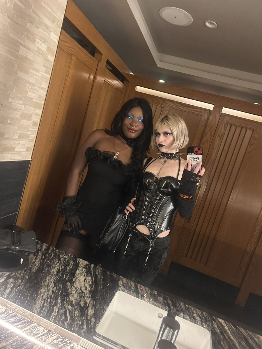 lark 🦇🦷🫀🪲 tweet media