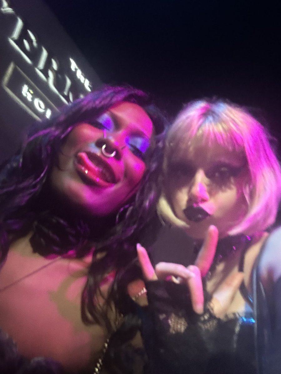 lark 🦇🦷🫀🪲 tweet media