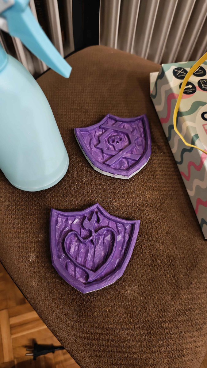 conalocsc1's tweet image. Thank you very much for joining yet again!

We made the hammer with the parts printed on Monday, and even pre-painted the badges. We're getting there already.

All in a nights work. And as always, stay healthy. :)

#twitch #smallstreamer #crafting