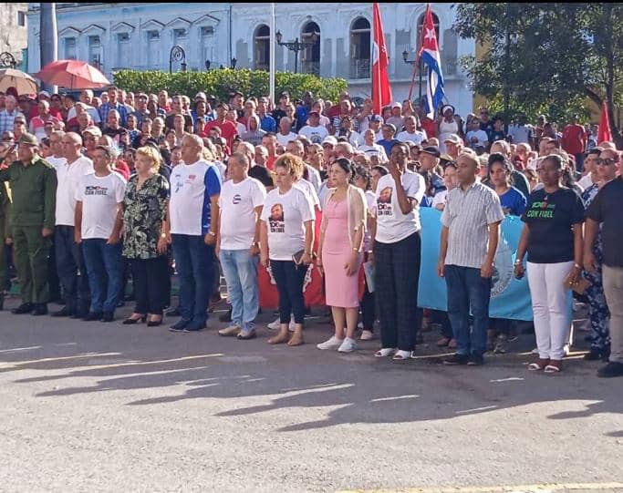 "Mi firma por la Patria", en  reafirmación de paz y por el deber supremo de defender a #Cuba. Nuestro #GirónEsHoy
#MiFirmaPorLaPatria