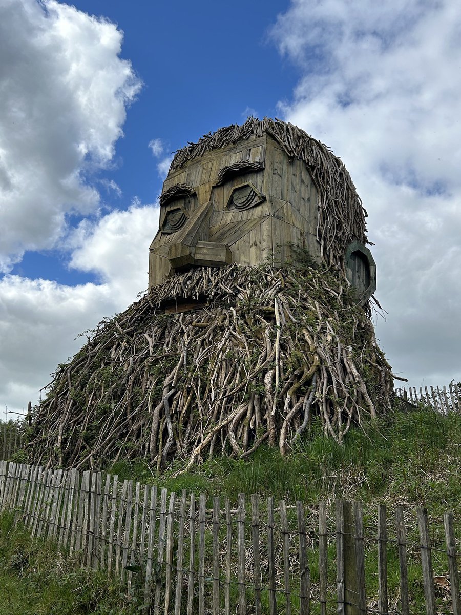 MacGiollaBhainM's tweet image. Sunday, day 109.  A morning walk on the greenway and an afternoon walk in Rossmore park #365daysofwalking 
#100daysofwalking #200daysofwalking