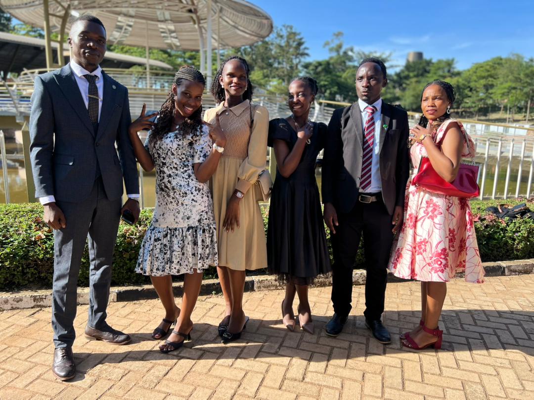 ArigumahoJohnp5's tweet image. Together beyond the classroom 🤝
Moments like these remind me that strong teamwork and shared values build a great school community. Grateful to stand, serve, and grow alongside such dedicated colleagues.
#TeamSpirit #SchoolCommunity