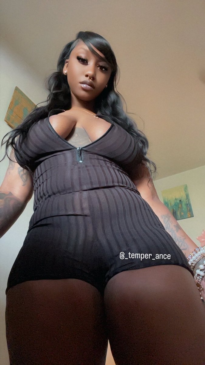 _temper_ance's tweet photo. some fine shit 🥴💋 https://t.co/l9Gv8OLY4U