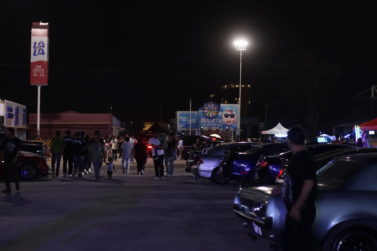 desierto_voces's tweet image. MOTORES POTENTES Y EXÓTICOS 🚗🔥

El viernes 17 de abril, la Feria de Torreón vibró con el “DRIFT &amp;amp; SLALOM”. Más de 200 autos deportivos, clásicos y tuning ofrecieron un gran espectáculo.

📷: Adrian Chávez
✍️: Ángel Morones

#VocesDelDesierto #UAL #Autos #LagunaCarFest