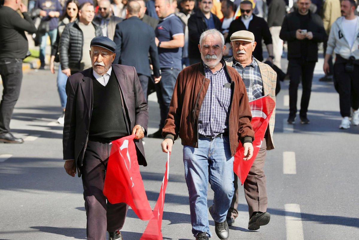 Özgür Çelik tweet media