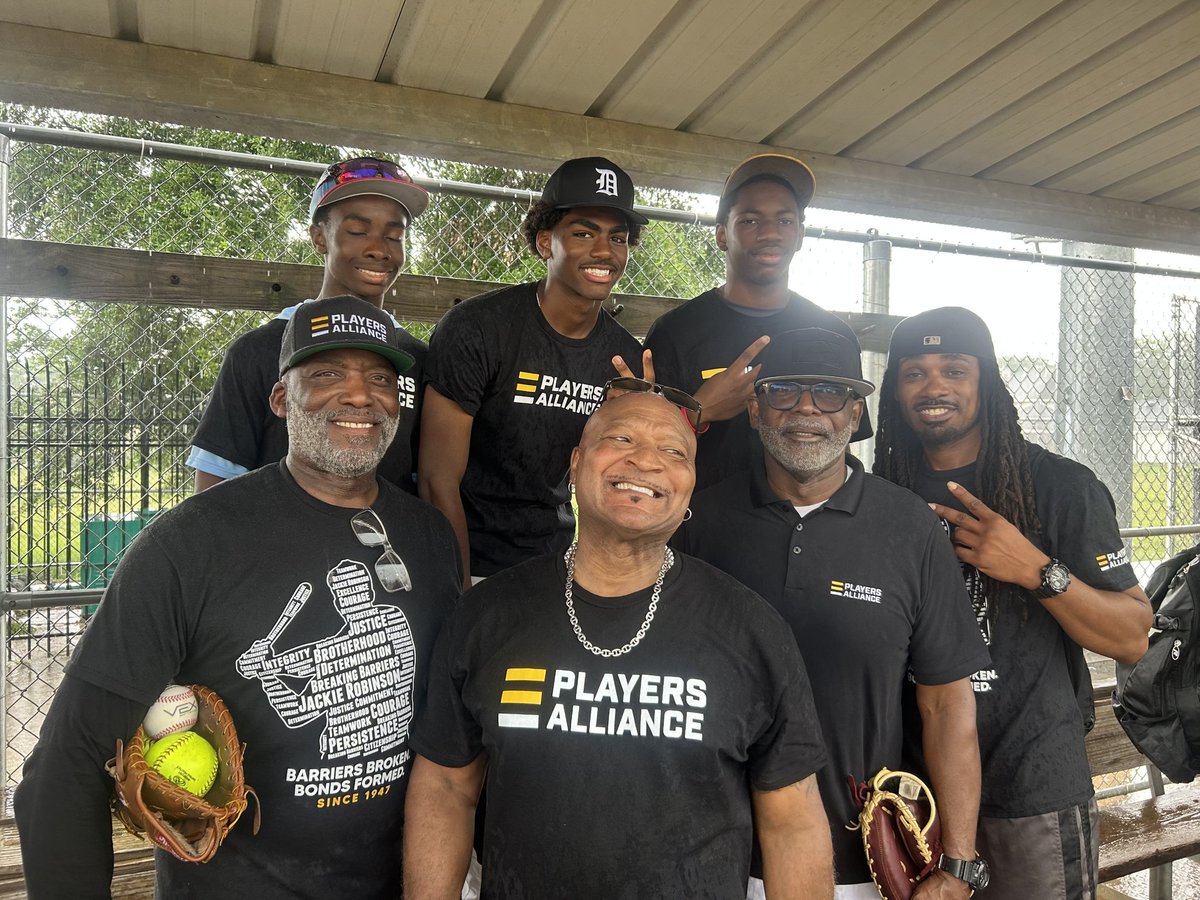 HtxSabersBsbl's tweet photo. Sabers Baseball is always appreciative for everything @PlayersAlliance does to help our players/program. As always "Thank You!!!"❤️
@AshtonWade19948 @mikeymyleshayes @RLacour08 https://t.co/FtBQCAXeLZ