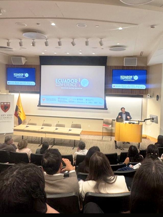 Universidad Espíritu Santo tweet media