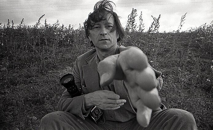 A collection
- 87 films/projects + 5 books (221 GB)
- Various qualities with English subtitles wherever found
transfer.it/t/N9oCHrgTRLQI