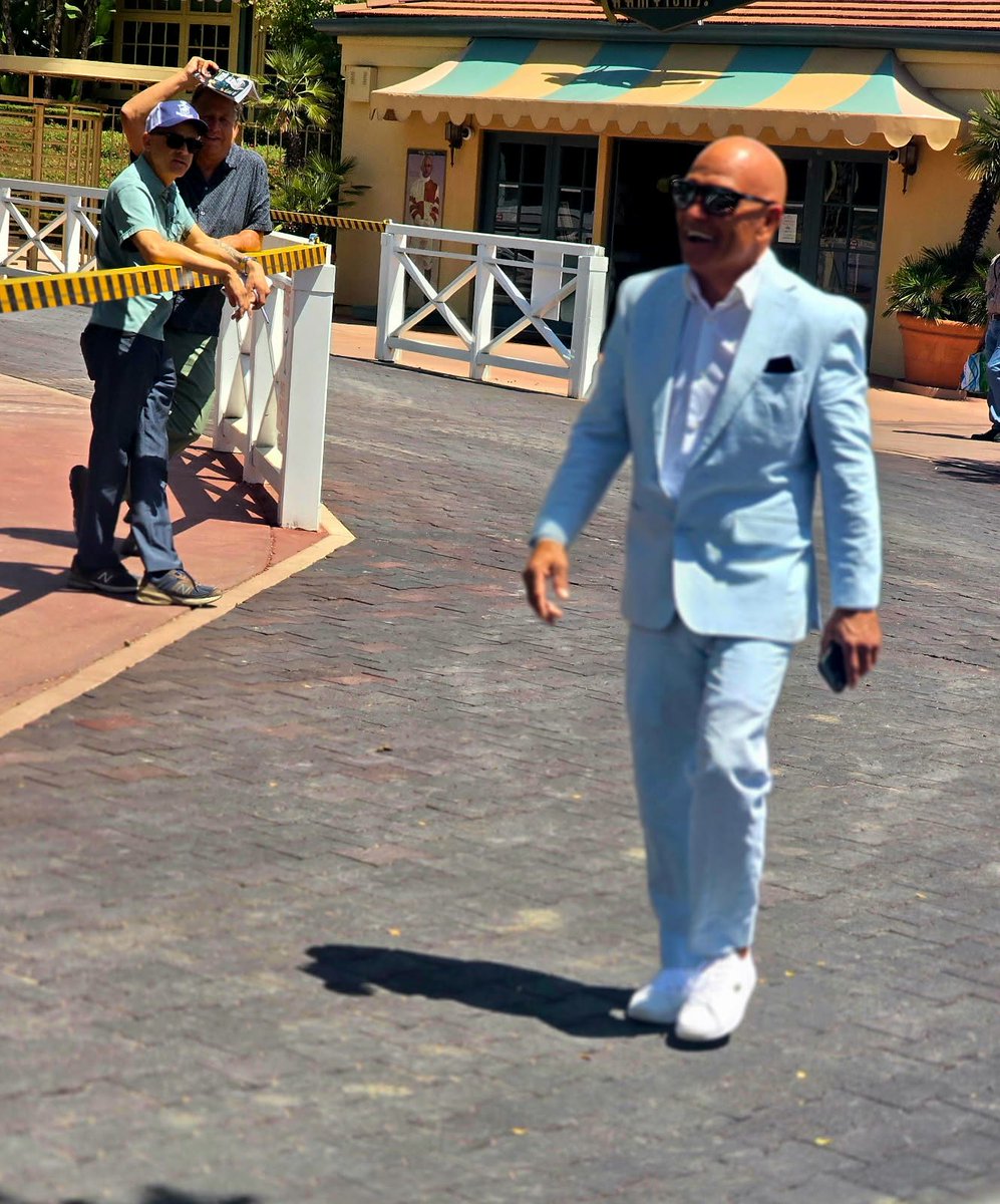 Quigleys_Corner's tweet photo. #BroBro @santaanitapark today to attend the George Woolf award ceremony for @JulienLeparoux. https://t.co/gF4BmLDY3F