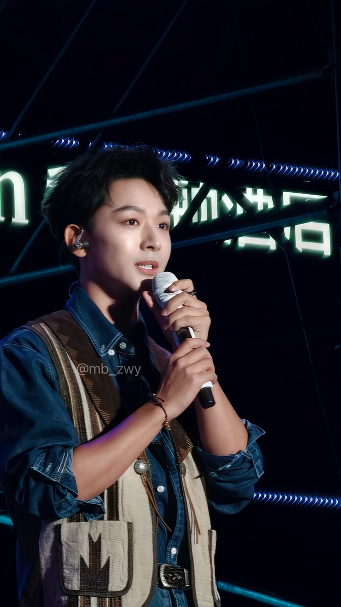 mb_ZWY's tweet photo. 2026.04.19 氧气SHAN耀音乐节💜
#张晚意 #zhangwanyi #จางหว่านอี้ https://t.co/ZTnAmelPjU