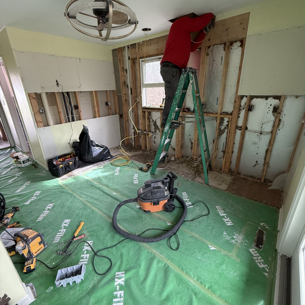 HMRemodeling_'s tweet image. 🍽️ Full remodel or quick upgrade — HM Remodeling handles it all.

Cabinets, countertops, flooring, lighting &amp;amp; finishing touches. No project too big. No detail too small. ✨

One team. Done right. 📲 (574) 217‑4384
#HMRemodeling #KitchenRemodel #SouthBendRemodeling