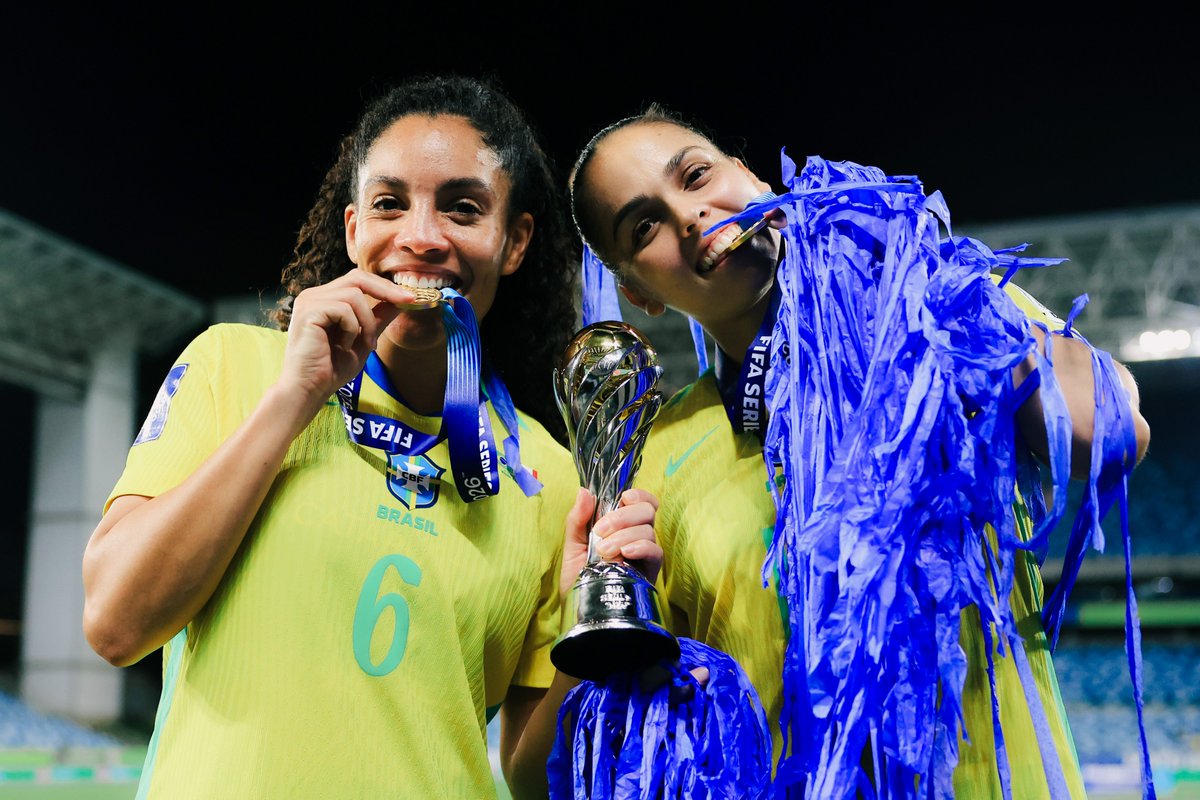 fifaworldcup_pt's tweet image. A festa das campeãs em Cuiabá. 🏆🇧🇷

#FIFASeries | @SelecaoFeminina