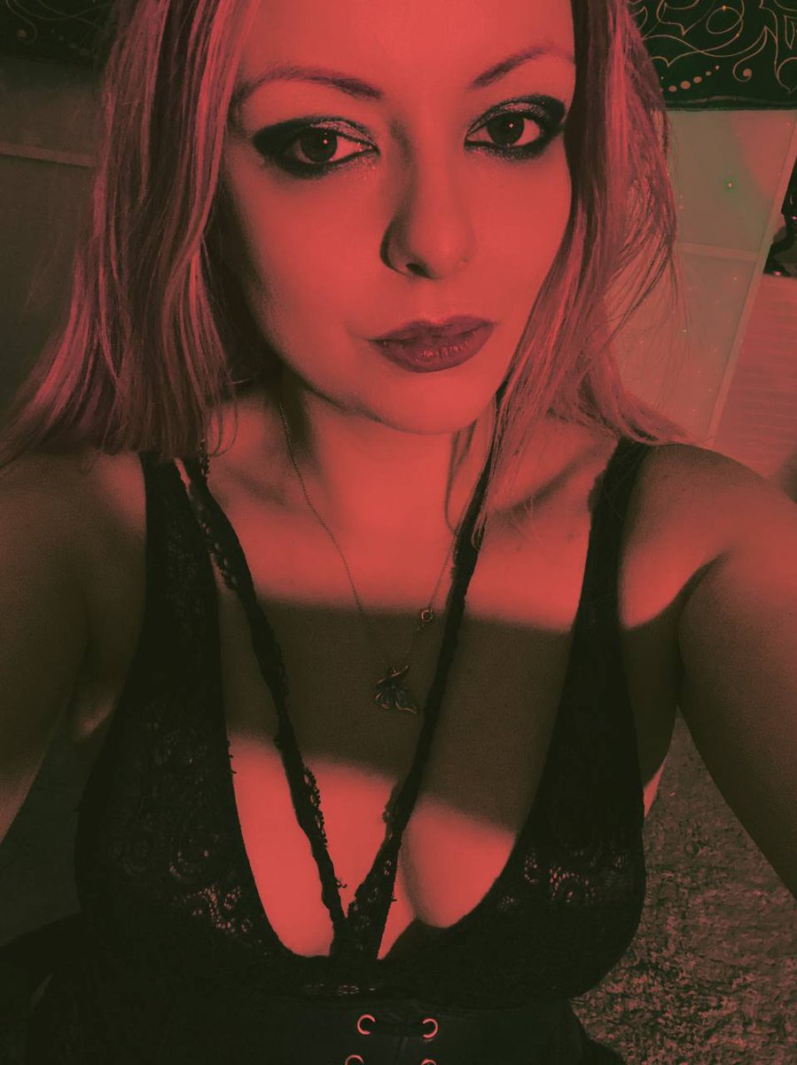 Christian church doesn't do its job very well... 80% of my subs are xtians and married 😂😂 They should serve more wine, maybe that would help them out

#succubus
