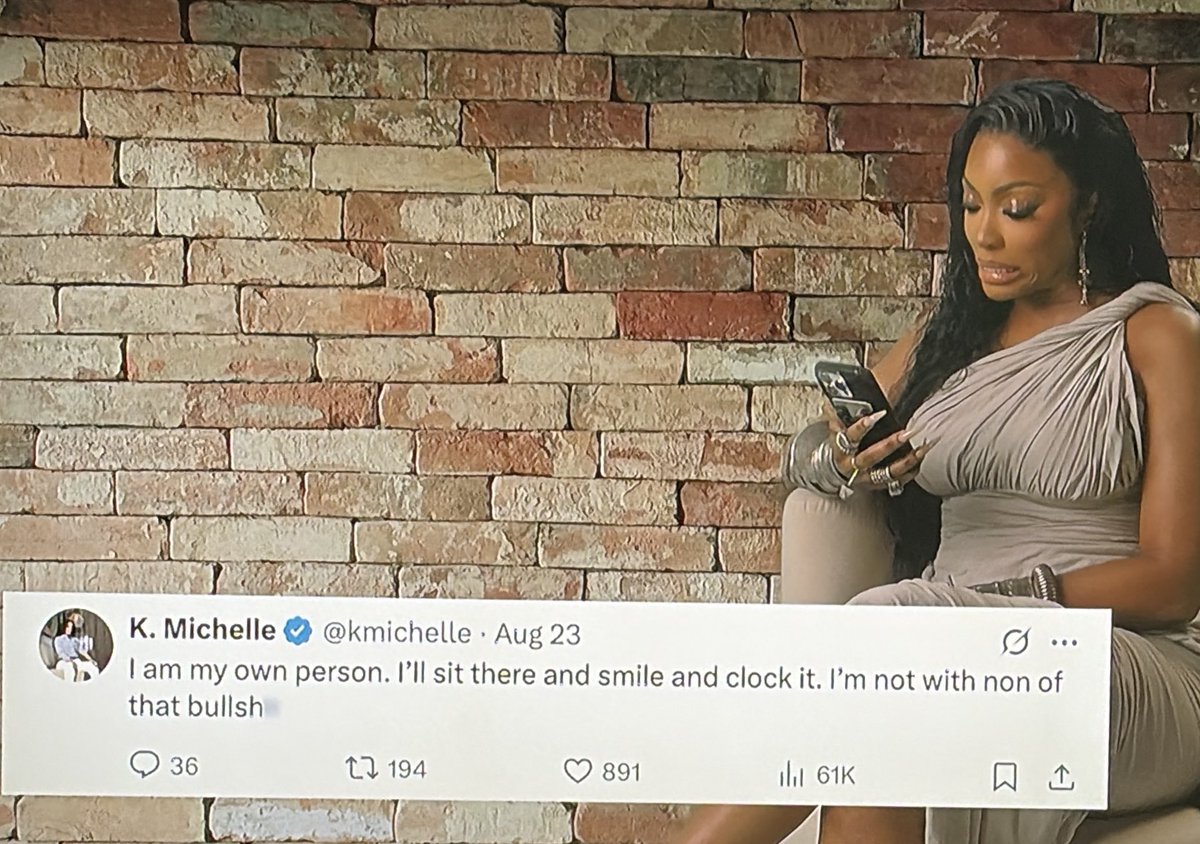 OolaFanForever's tweet image. So, Porsha didn’t take long to flip on #KMichelle, what is it episode 3?. First it was Shamea, then Kelli, now it’s K …Porsha is going to be unbearable now that Simon’s money is rolling into her bank account. What was her miscarriage comment to K about? Ugh. #RHOA #Bravo