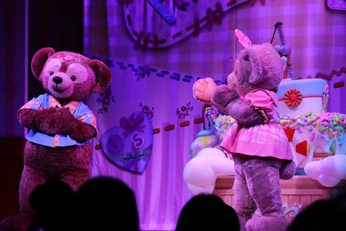 tacyan1228's tweet photo. 3/19備忘録
今年3回目のディズニー
カラハピ最終日できちんとダフフレにまみれてた、あとワンフレはいつ見ても心が暖かくなるのでダッフィーが言ってることは正しい。 https://t.co/yFuXDRFnwg