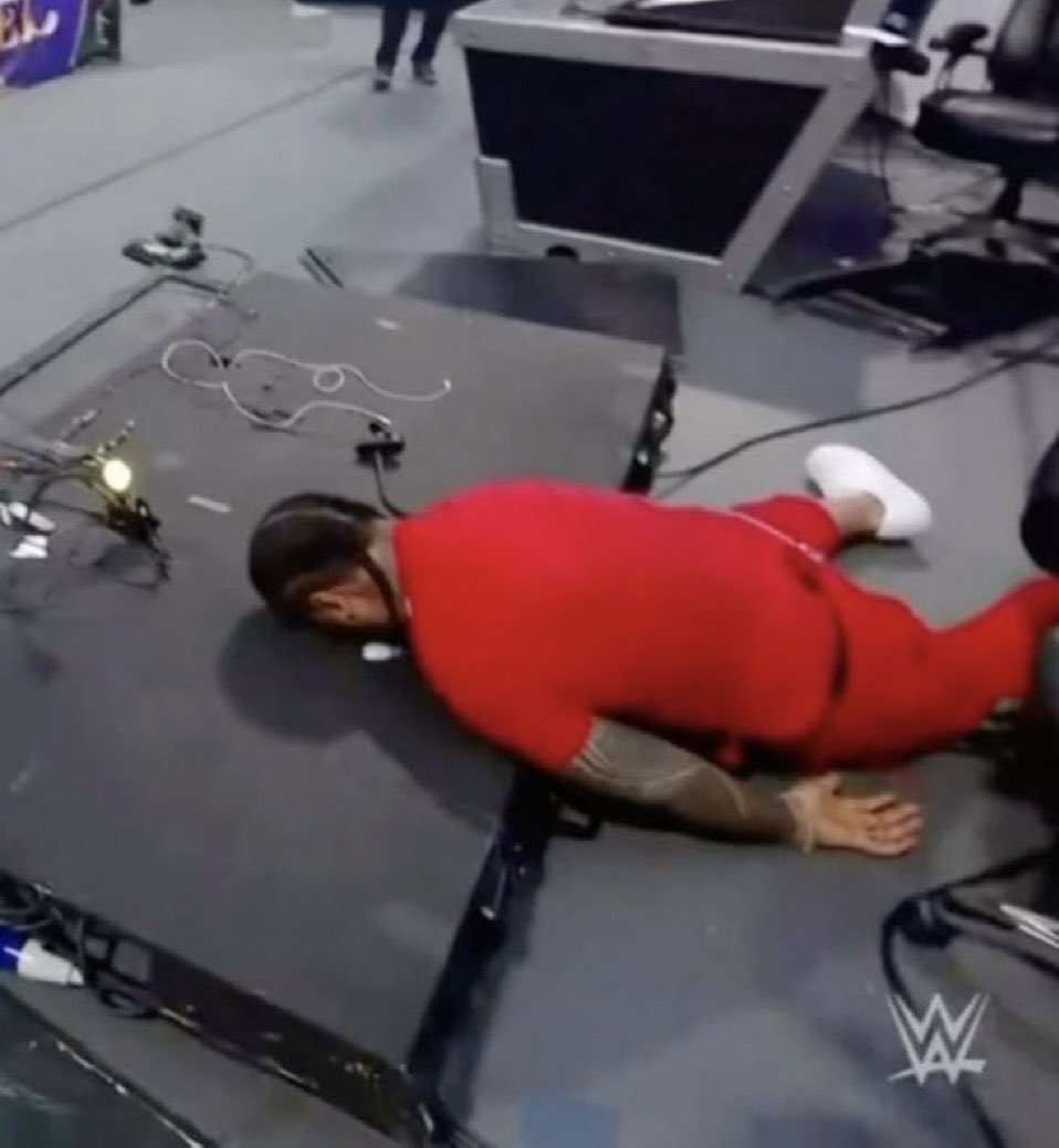 bin🦋꩜ tweet media