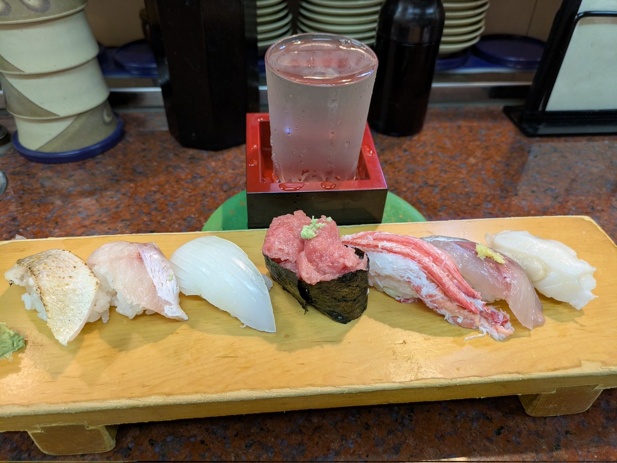 BE60ft's tweet photo. 4日目は5時台に目が覚めたので散歩からの朝酒〰️🍶 https://t.co/EyebCRY6Hp
