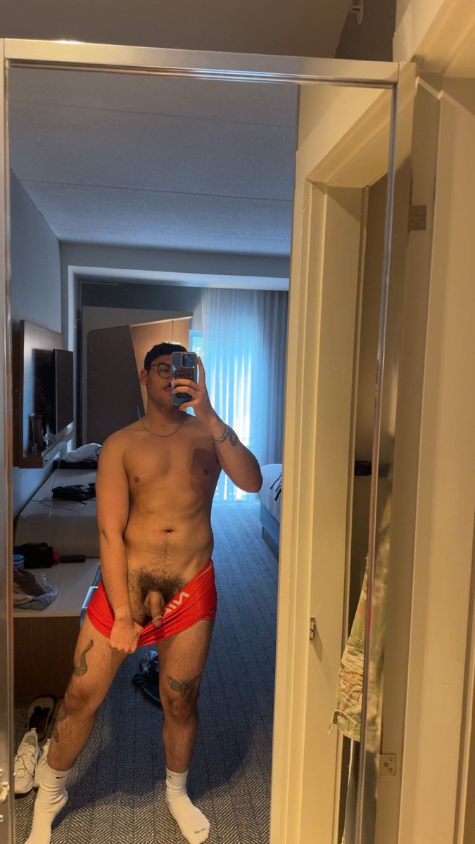 01Dscott's tweet photo. gotta love a hotel mirror selfie
#gay #gaytwitter #gaynsfw #gayfitness #chudai https://t.co/6WSsQKurtZ