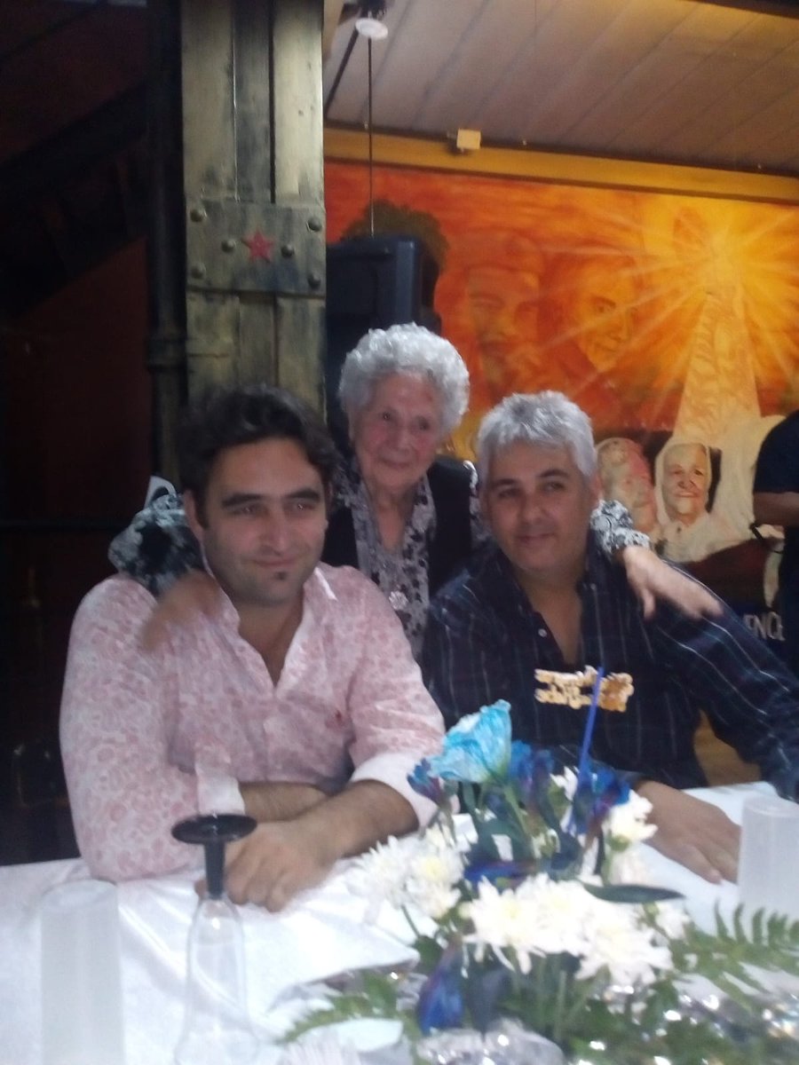 Junto a Visitación, Madre nuestra  de la plaza que hoy nos dejó. Nos vemos en las estrellas.