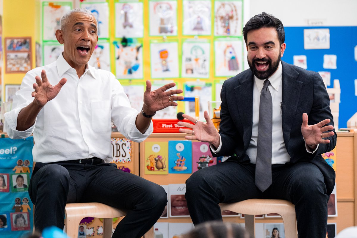 BizRepublicNews's tweet image. Former President @BarackObama met for the first time on Saturday with #NewYork Mayor @ZohranKMamdani at a childcare center in the South Bronx, where they read to preschoolers and led a singalong. Obama and Mamdani did not take questions after reading... tinyurl.com/42k4szy7