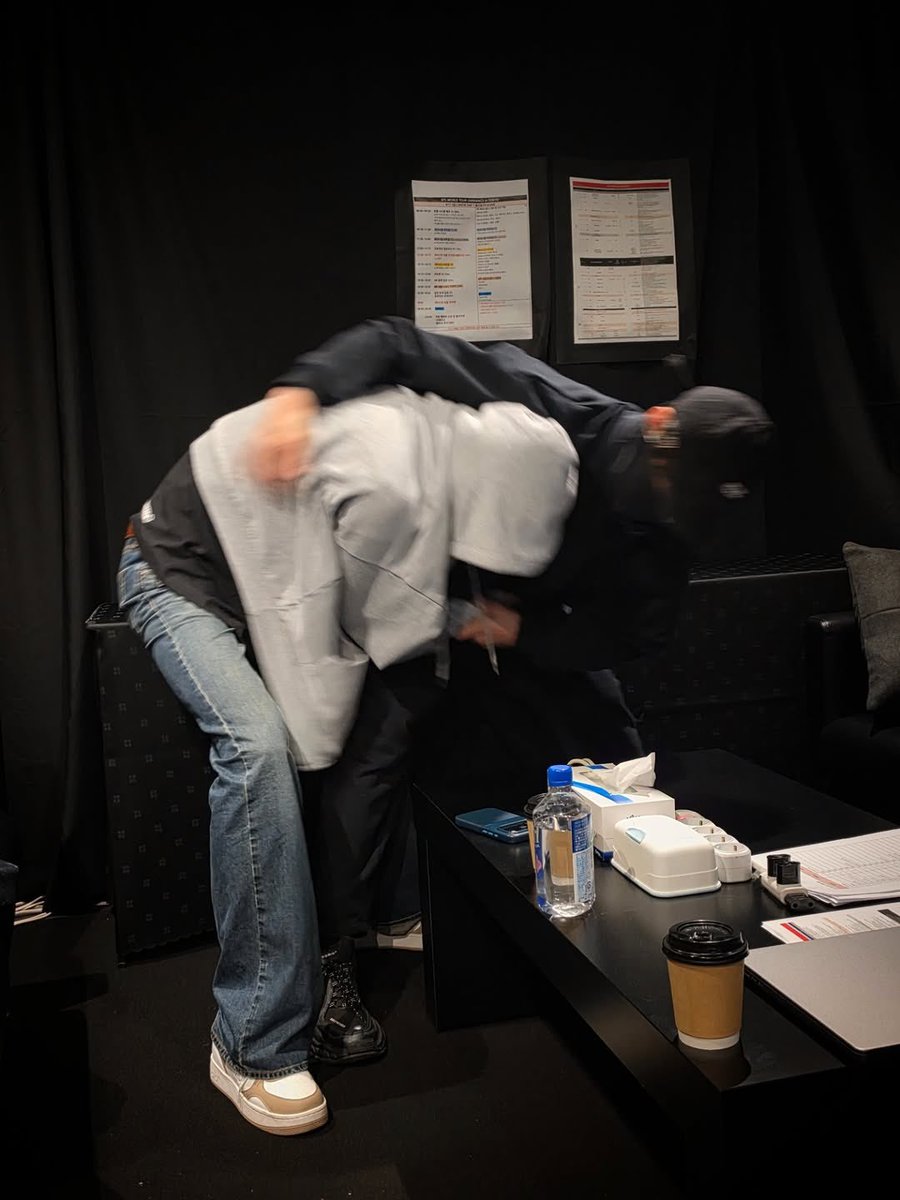 jungkook admirer tweet media