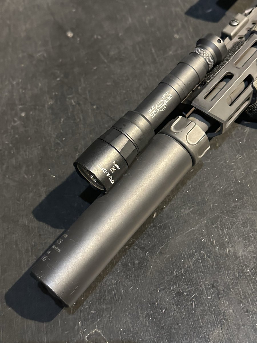 GunsAndAmmoMag's tweet image. A Well-Dressed AR-15: @BravoCompanyUSA Recce-16 with MCMR handguard, @VortexOptics Razor HD, @VikingTactics sling, @DueckDefense offset back-up sights, and @SureFireLLC SOCOM-556 #suppressor and Scout light with high-output Turbo LED. #AR15