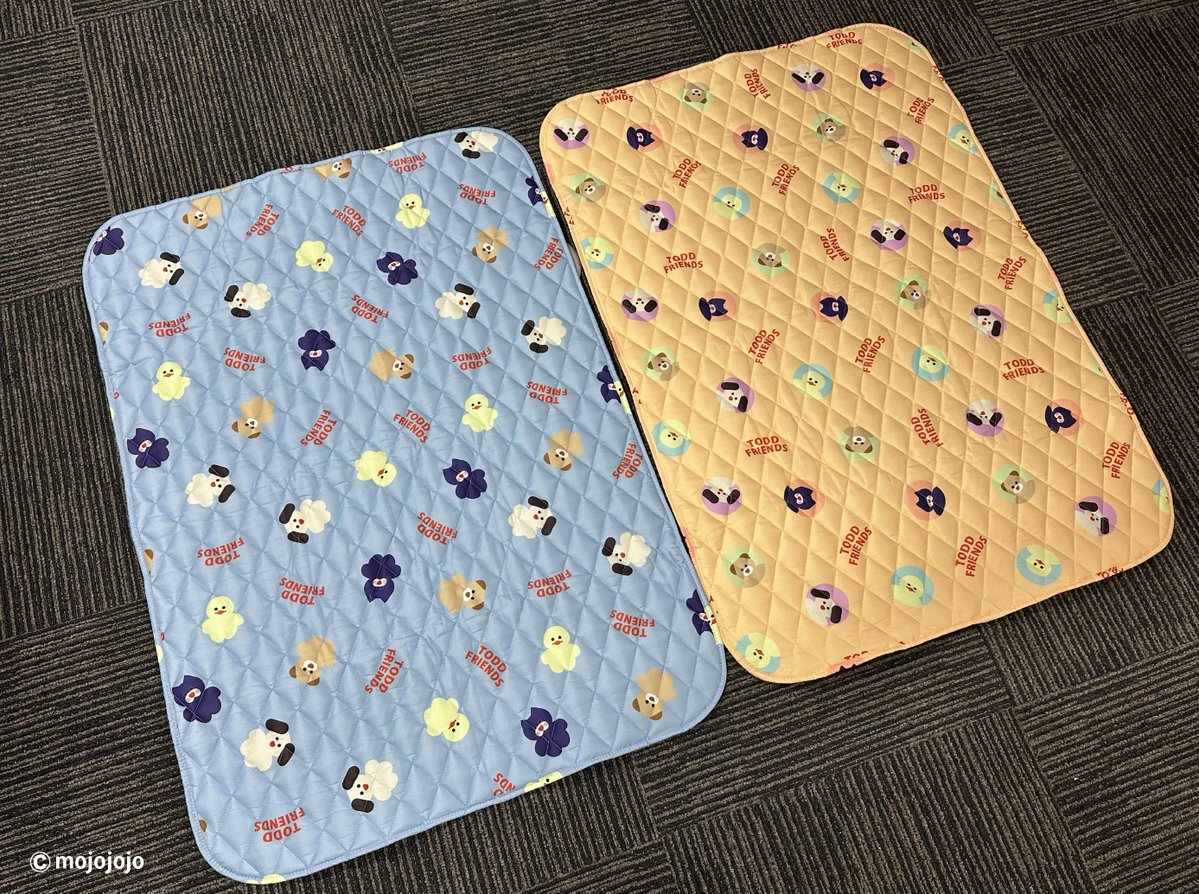 Sunsunplaza's tweet image. SUNPLAZA NEWS📢

大人気ぬいぐるみ作家✨
「#mojojojo」よりプライズ新登場🧸🧶

【mojojojo キルトマット】

＼ラインナップ 全2種／

🔵Blue🟠Orange

mojojojoたちがたくさんプリント🐱🐤🐶🐻
サイズは約100×70cmのキルトマット🧵

お取り扱い店舗リスト📝
【sun-plaza.jp/mojojojo_qm.ht…】