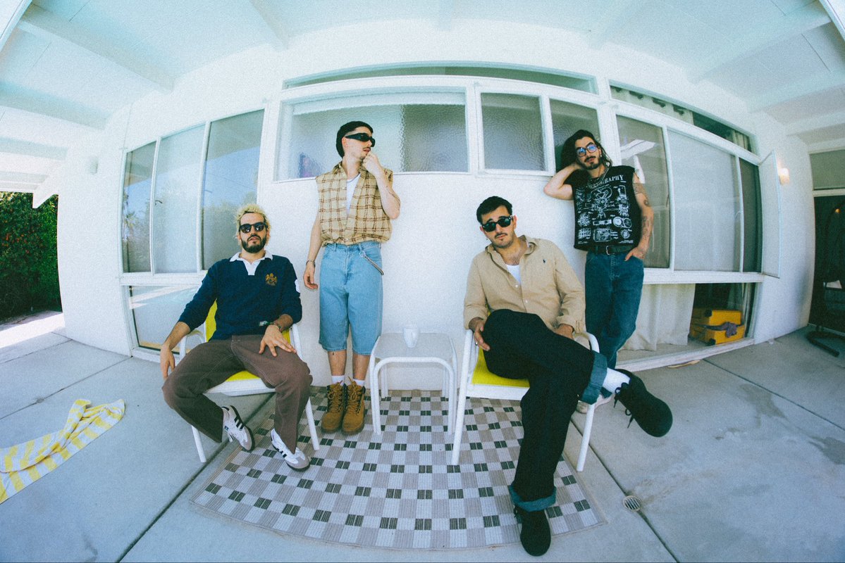 El segundo fin de semana de Coachella se sintió aún más raro que el primero; como vivir un sueño en dejavu. Gracias infinitas a los que nos acompañaron desde cerca y desde lejos. Qué alegría llevar música en español hasta estos escenarios.