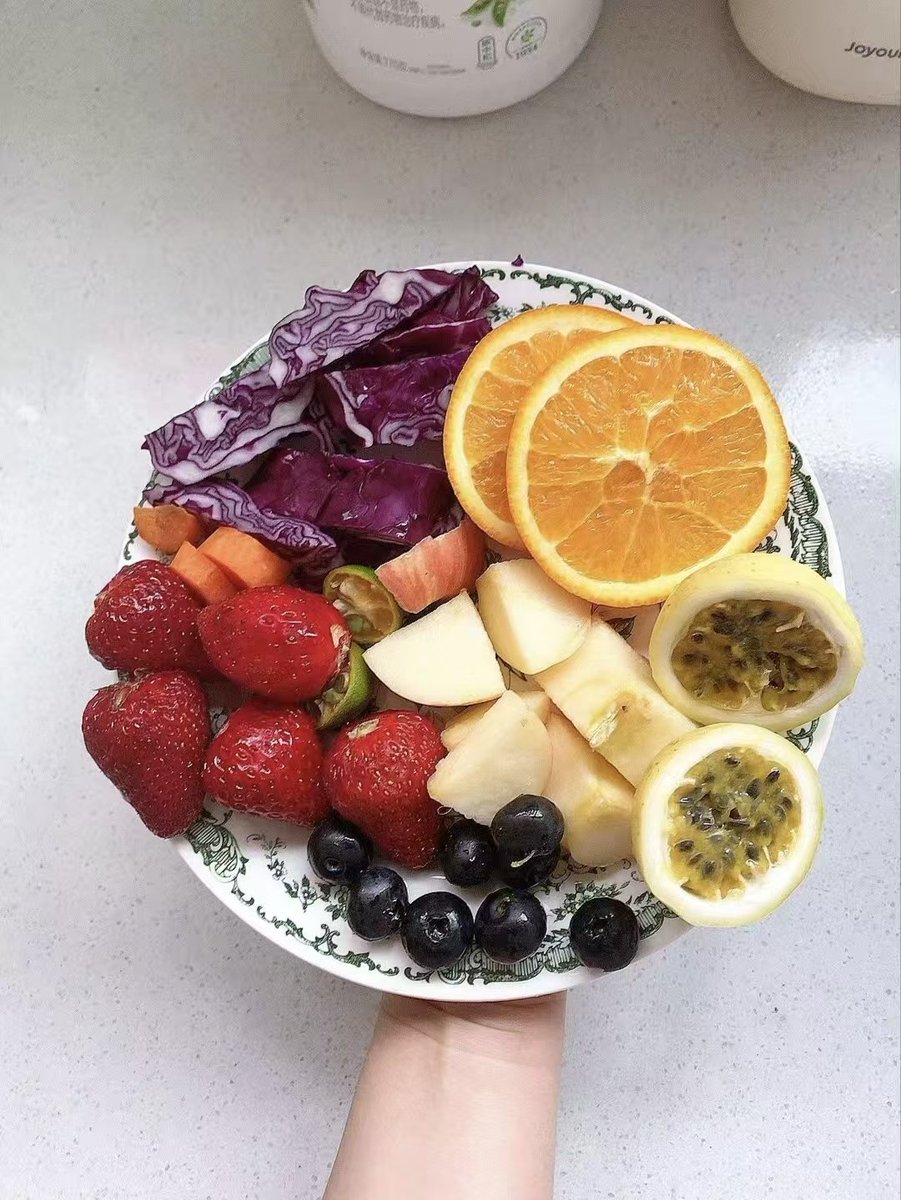tuobazhiyuan's tweet image. 来一份水果拼盘，开启新的一天 #水果 #fruit