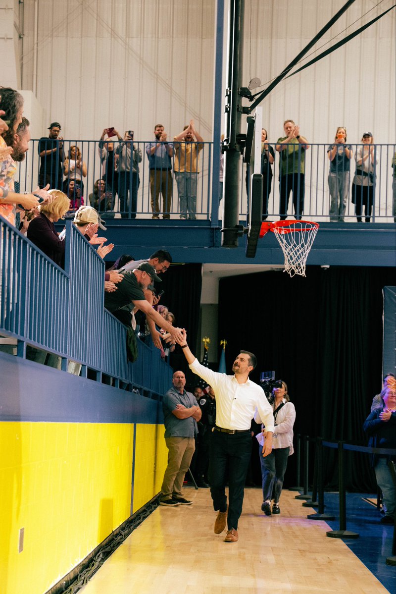 Pete Buttigieg tweet media