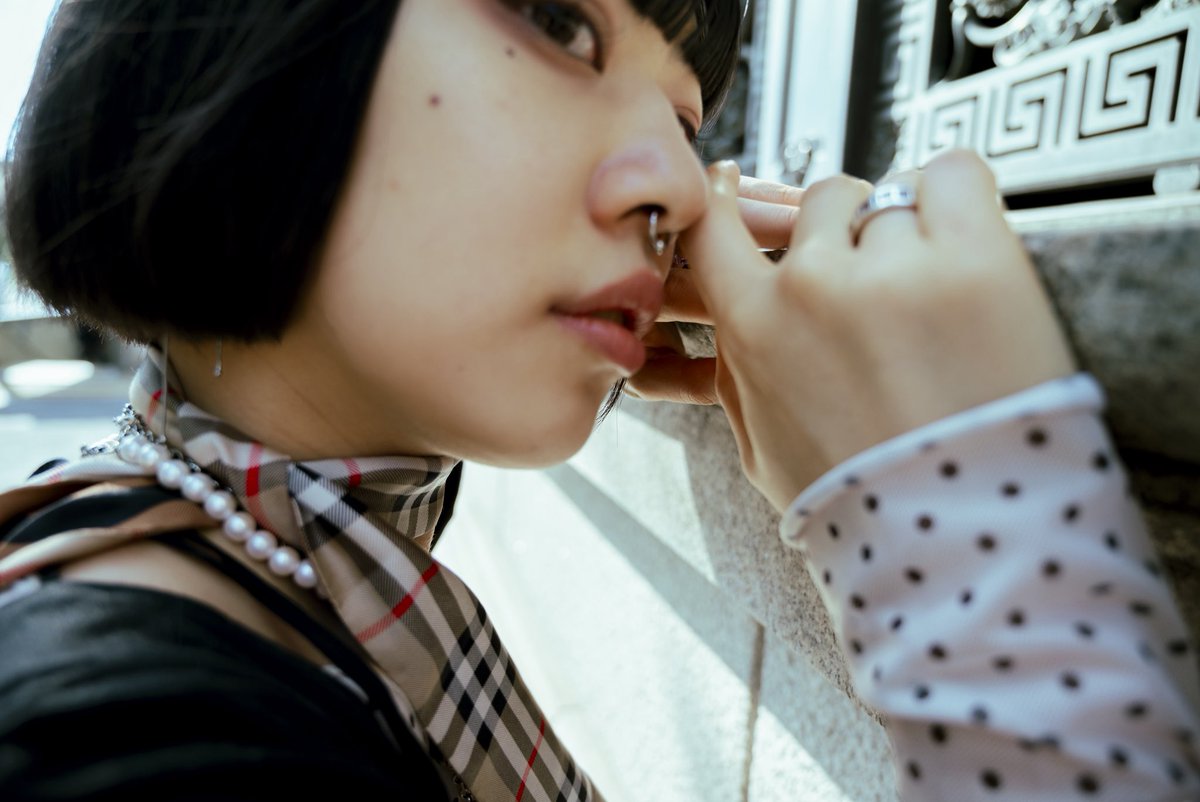 32mm_lw's tweet photo. 元ポートレートモデルの32ミリフィルムです。
「かわいい」以外の生きる術を！と思い中古のカメラをバイトの貯金崩して買ったのを今でも覚えてる。
写真で個展を開くまで2年
お金をいただくようになるまで3年
カメラがなくても食っていけるようになって4年。
あなたを撮り続けて本当に良かった。 https://t.co/V9Uo8P05eN