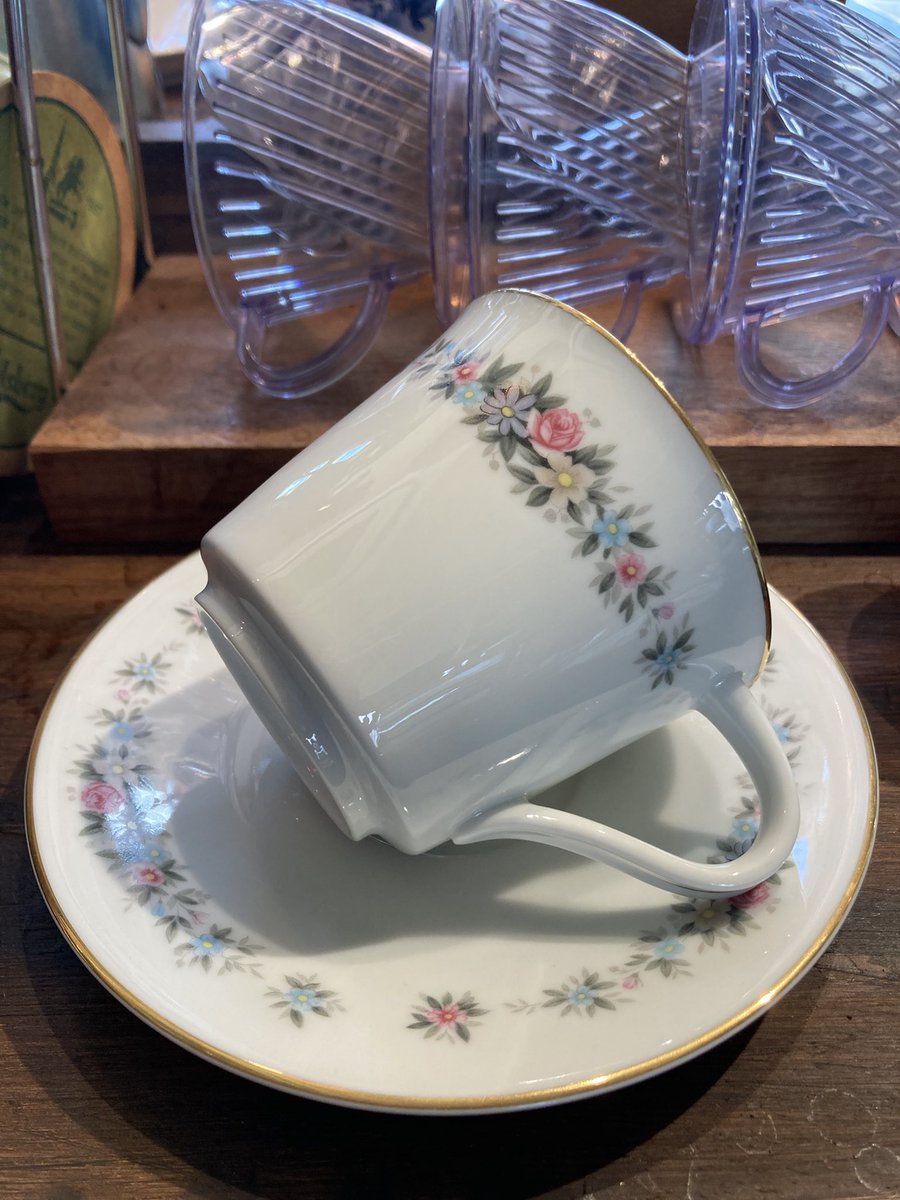 kaze_coffeeshop's tweet image. おはようございます。
風珈琲店、オープンしました。
比叡山山頂付近は晴れ。
今朝の一杯は、
#noritake RC カップ＆ソーサー
今日もよろしくお願いします。