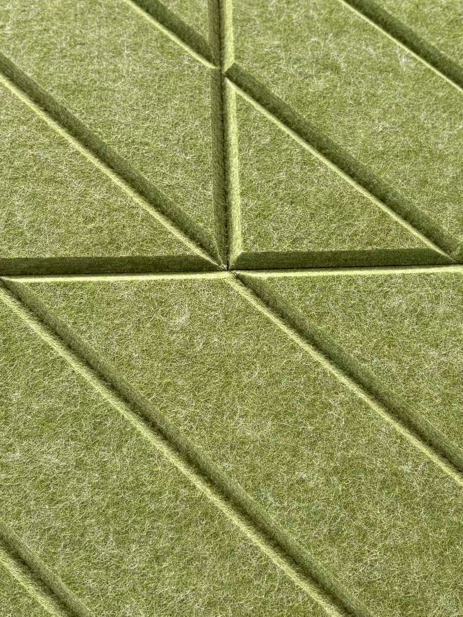 00Panels tweet picture