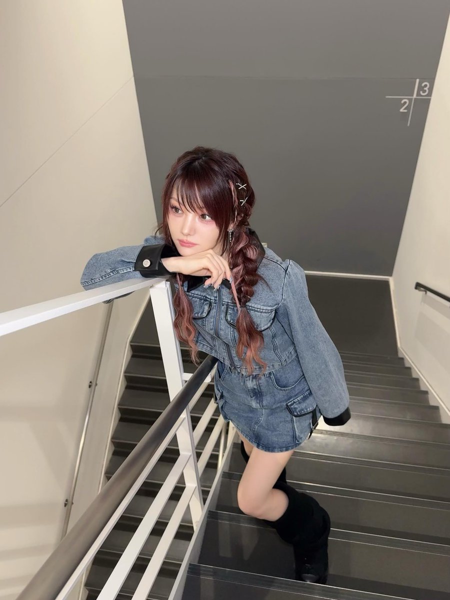 binets07's tweet photo. 田中れいな @tanakareina.lovendor
https://t.co/3vBgrXmlq6
セットアップが活躍する季節になってきましたね💕
こちらわたくしがデザインさせていただきましたセットアップ⋆˙⟡
みなさんゲットしていただけましたか??😏
#アベイル #セシルマクビー #SPIRALGIRL
#インスタ #転載
#田中れいな https://t.co/Ox45T2z6nP