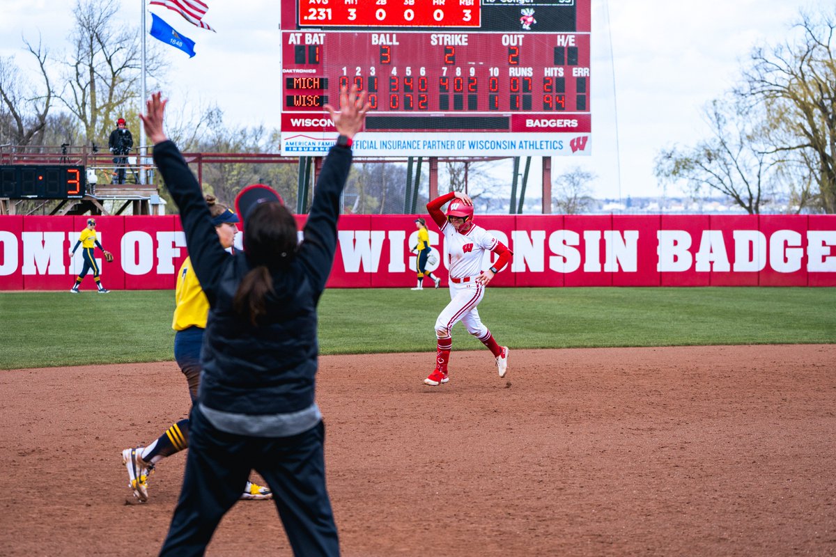 UW Stats & Info tweet media