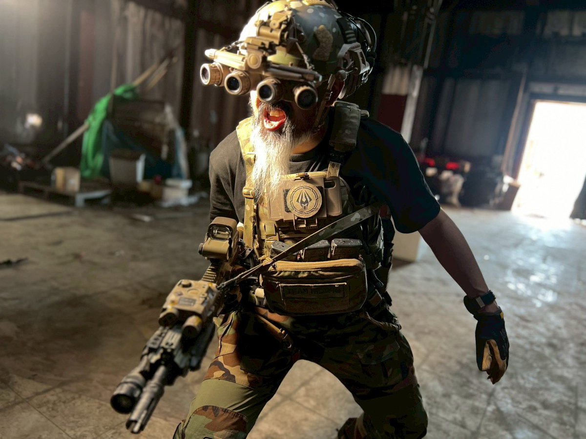 泥番長 tweet media