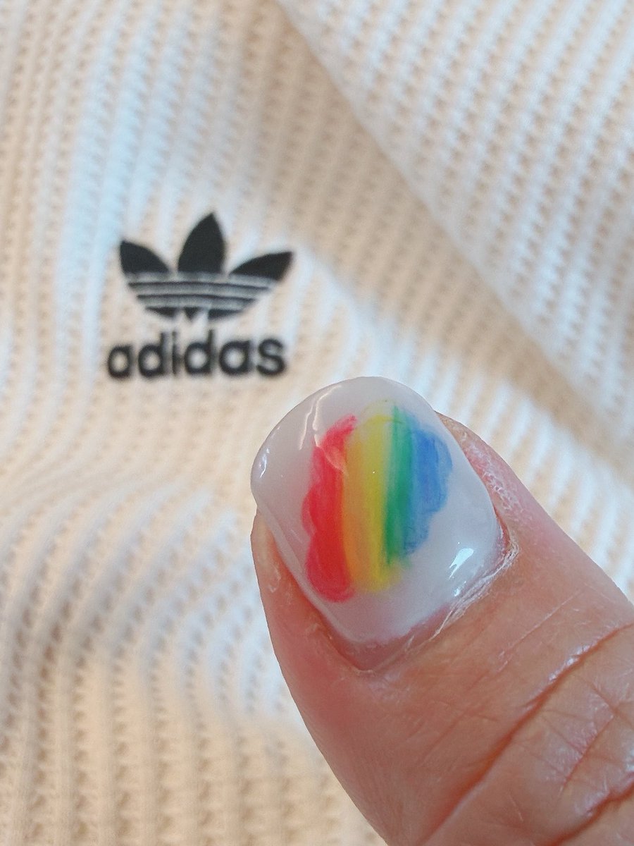 nao_JONG_HYEOP's tweet image. 韓国ペンミに向けてネイル行ってきました♪
前回は見せれる機会があったのに見せれなくて、今回はほぼ見せれないから、前回より分かりにくい仕上がりです笑
一応名前とイニシャルと🩷まみれと、彩雲描いてもらいました🌈
ヒョプ君とチャンと共に１ヶ月過ごします❤️
#채종협
#チェジョンヒョプ
#チャン