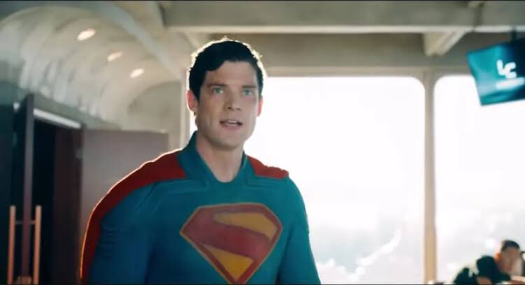 僕は『スーパーマン』のスピーチが好きだ
しみじみと良いなって思う

セリフを使ってガッツリと説明しちゃう状況って〈画で語る趣〉みたいな所からは外れていると思うんだけれど、その枠を越える彼の実直さや優しさに心を打たれたね
肯定感あった
個人的に凄く解釈一致だった

スーパーガールも楽しみ