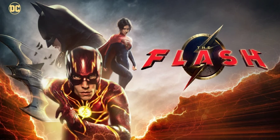 micasadigital's tweet image. Ayer me di cuenta de un detalle sobre el canon de la película #TheFlashMovie: La propia película muestra por qué, aunque se hace algunas pequeñas referencias al @snydercut, la película no es canon de la trilogía de Snyder, sino que sigue la continuidad del #DCEU. Sigo.
