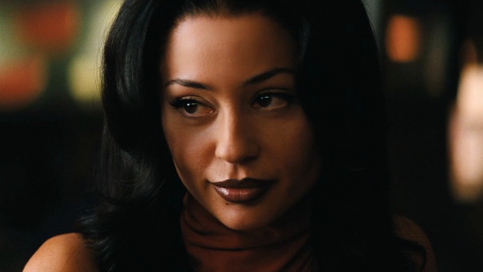 esterscline's tweet photo. encantada com esse episódio de euphoria começando focado na maddy 

o face card dessa mulher é surreal https://t.co/Y12IglMVOE