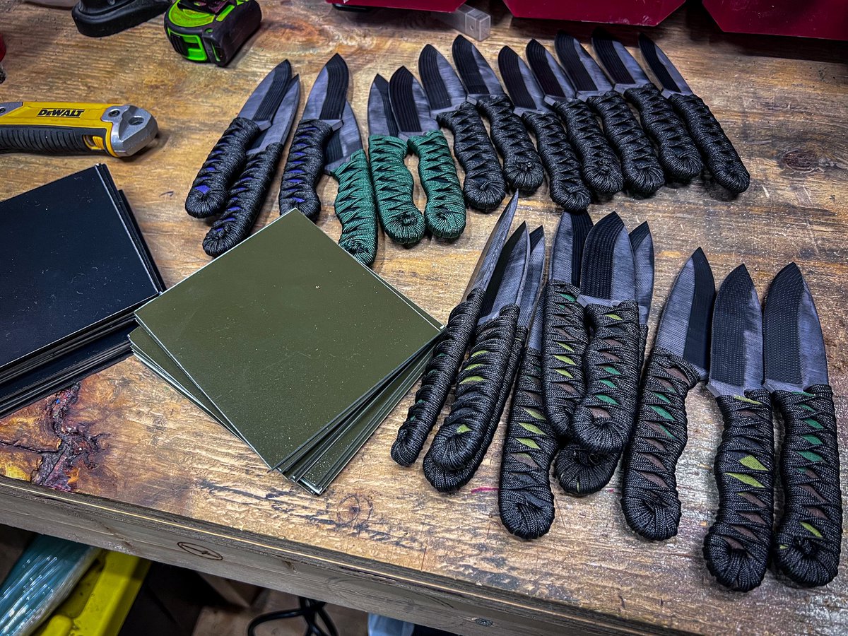 TenetCo Knives tweet media