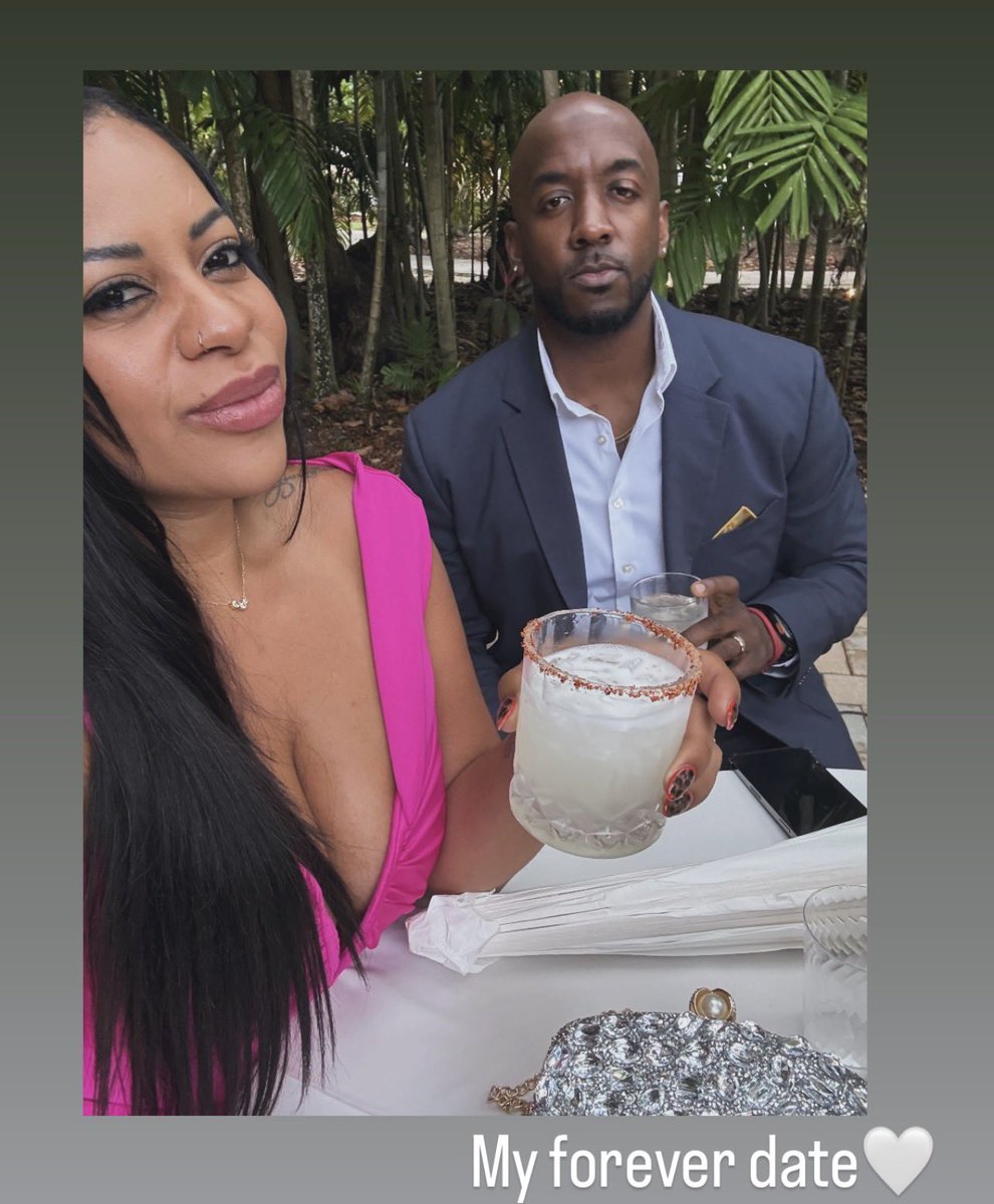 Dirty Husband Roy XBIZ Miami 5/11-5/14 tweet media
