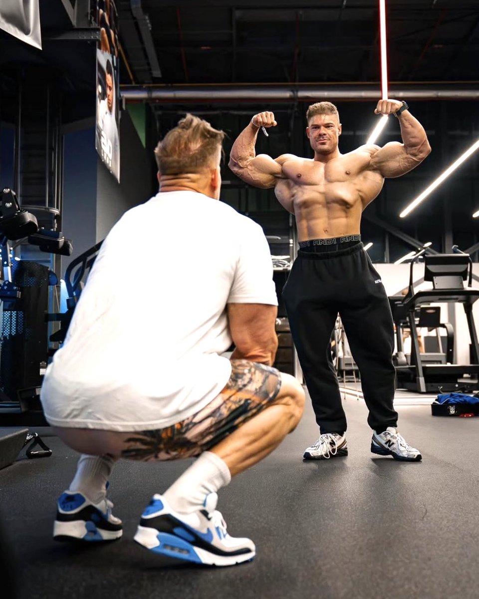 mrojaycutler's tweet image. You train hard, then you appreciate the art of it. #bodybuilding