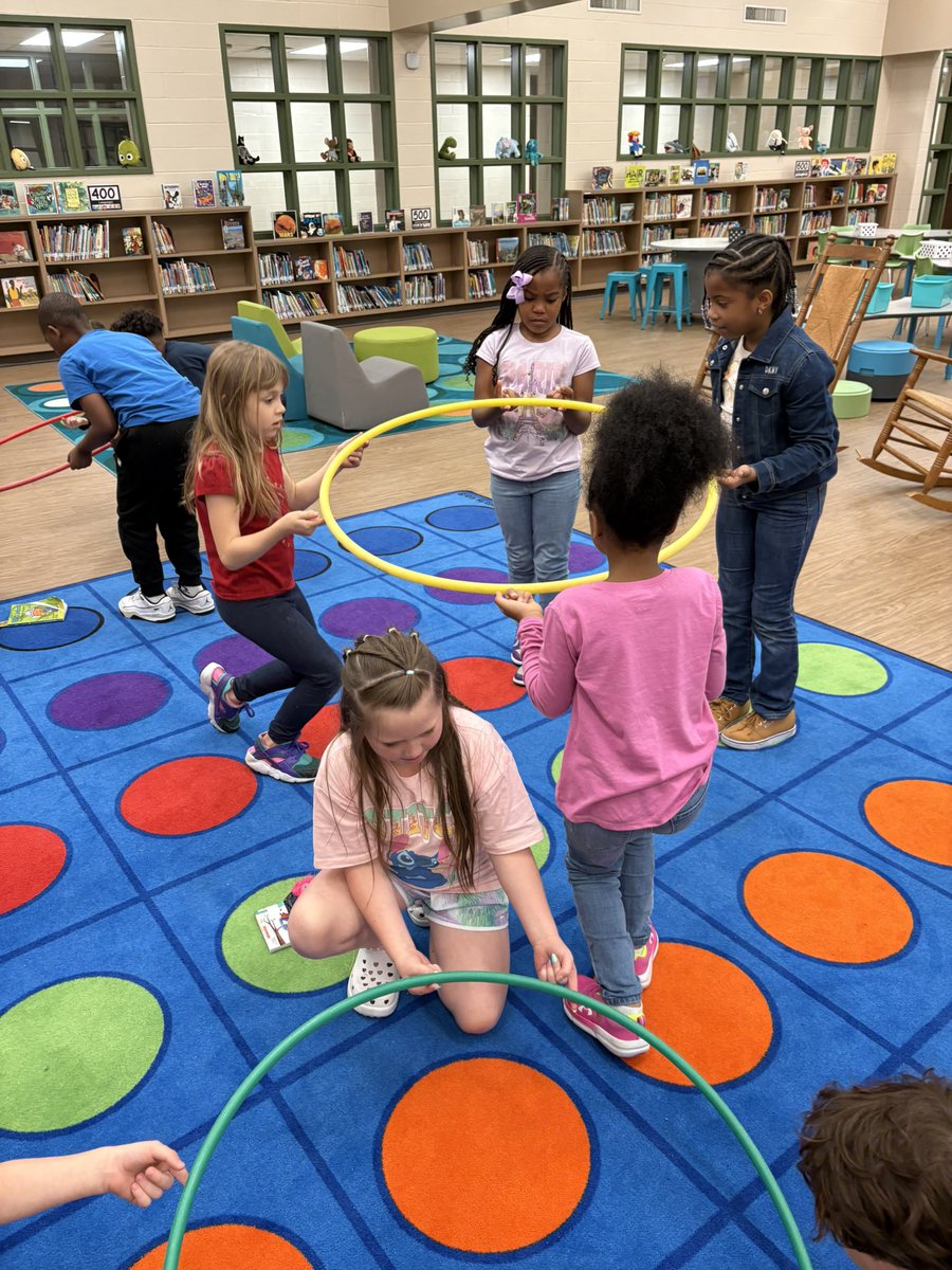 MrsDavis_ESE's tweet image. Always a fun time in Guidance! We worked on Relationships this 9 weeks and look at these amazing friends working together and having fun doing it! #ESESoar #FocusOnTheGood @HumbleISD_ESE