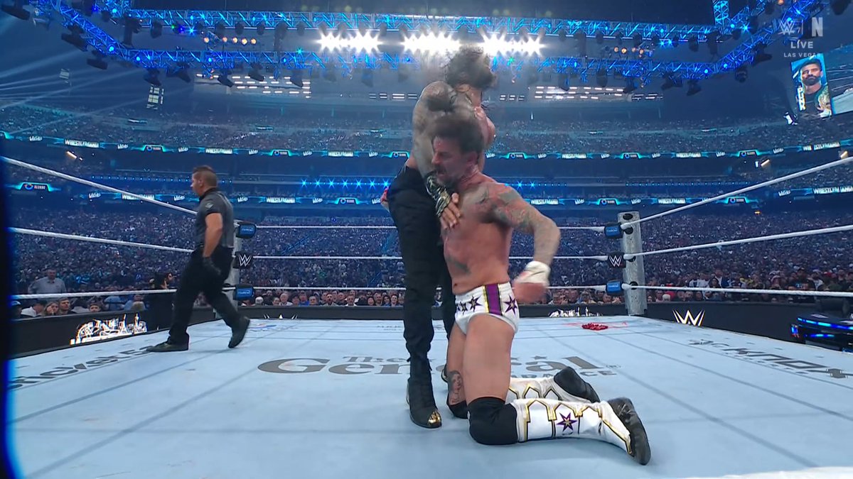 LOW BLOW DE CM PUNK A ROMAN REIGNS DSJDSJDSJDSJSJDSJ #WRESTLEMANIA