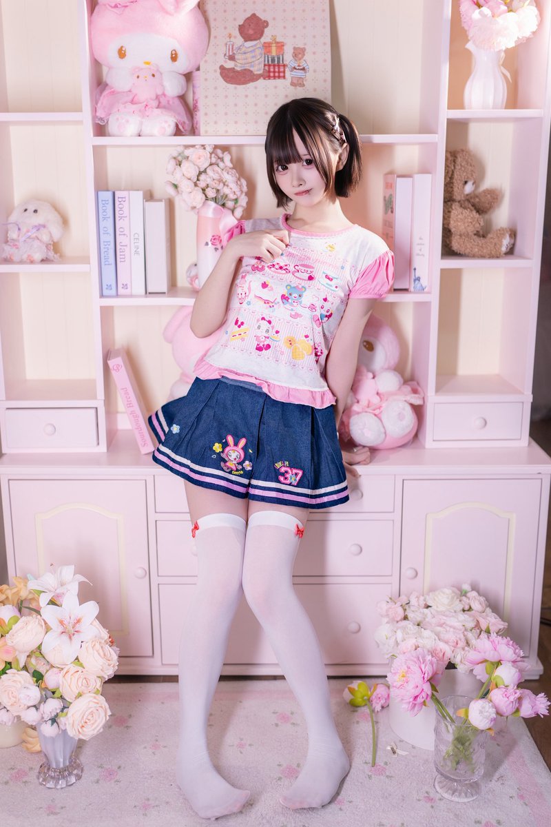 kuwithsion's tweet photo. 不要欺负我
#大人なのに女児服着てる #jojifuku #女儿服 https://t.co/4t95yJPyHl